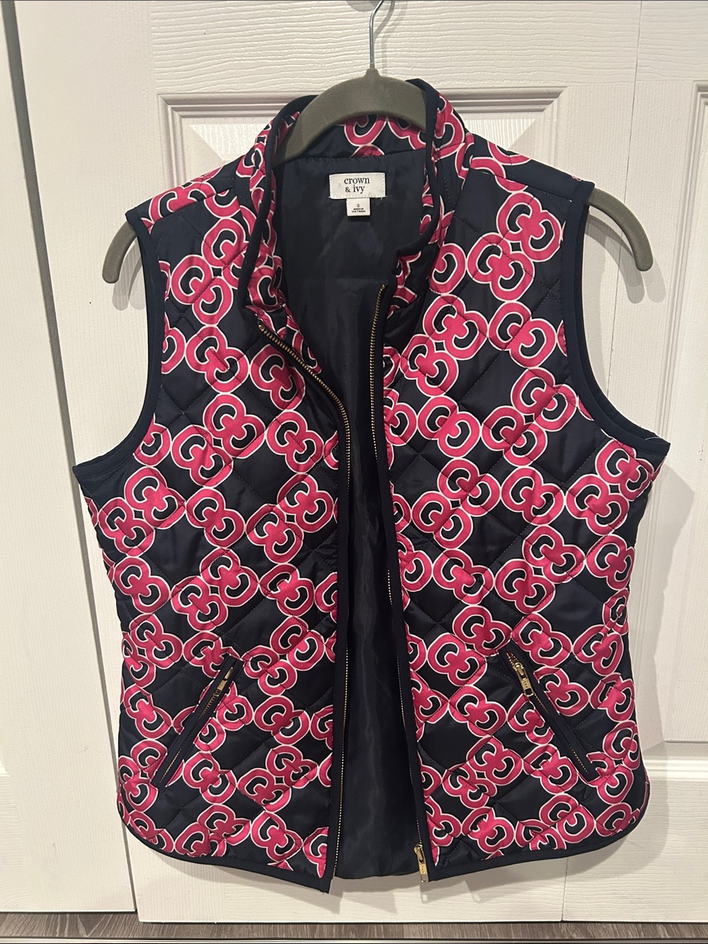 crown & ivy Navy Quilted Vest with Pink Link Print